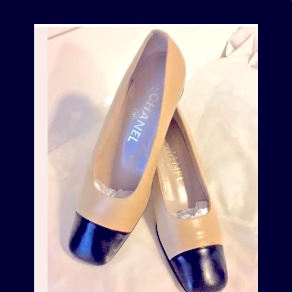 VTG CHANEL Mademoiselle Beige/Black Block Heels 6
